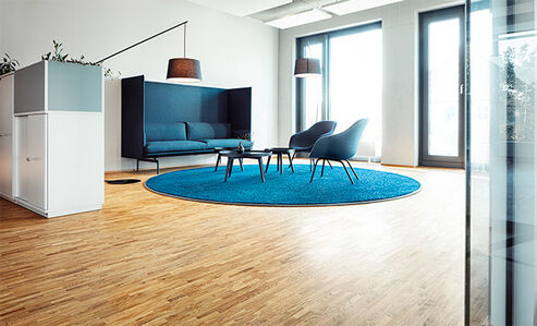 Leading supplier of computer boards relies on Osmo 2K Holz-Öl from Osmo for the wooden floor.